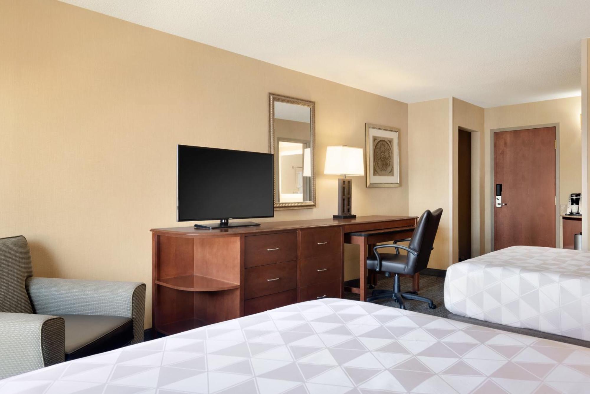 Holiday Inn National Airport/Crystal City By Ihg Арлингтон Экстерьер фото
