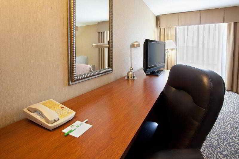 Holiday Inn National Airport/Crystal City By Ihg Арлингтон Экстерьер фото